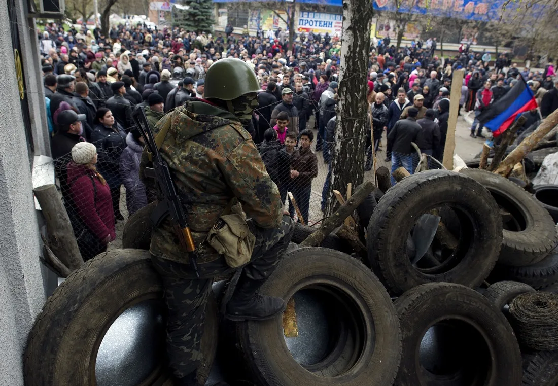 18 апреля 2014 г. Стрелков в Славянске 2014. Оборона Славянска 2014 Стрелков. Славянск 2014 год Стрелков
