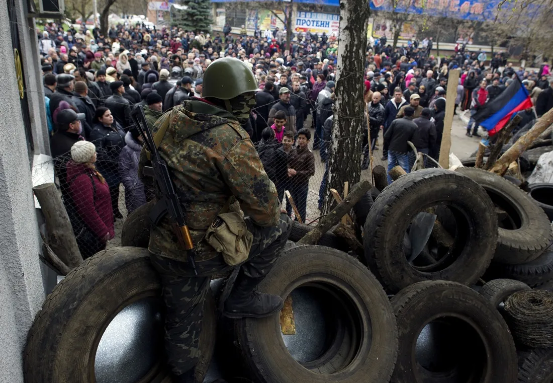 Стрелков в Славянске 2014. Оборона Славянска 2014 Стрелков. Славянск 2014 год Стрелков.