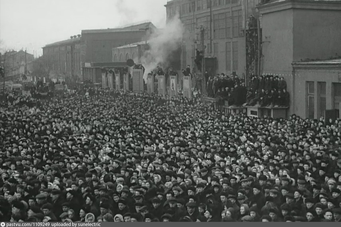 Похороны Сталина 1953. 1953 Москва похороны Сталина. Давка на похоронах Сталина.