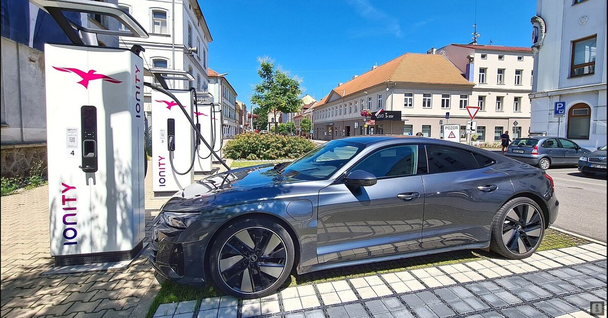 Вот как быстро Audi e-Tron GT заряжается от гидроэлектрического зарядного устройства