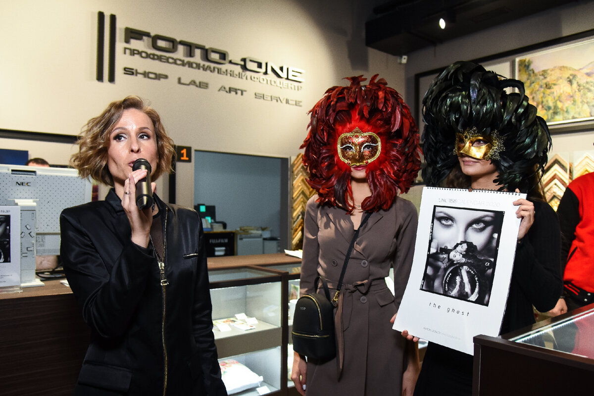 Открытие выставки Антона Лесного. Фотограф Василиса Демидова. 