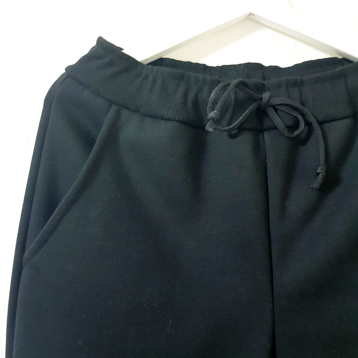 Мне кажется, даже на фото заметно, что к футеру все липнет...😬