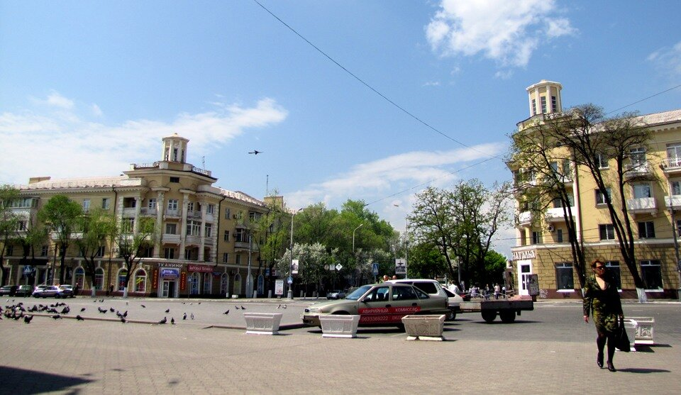 Реальное время мариуполь. Мариуполь 2013 год фото. Площадь искусств Мариуполь. Мариуполь раньше. Каким был Мариуполь до войны
