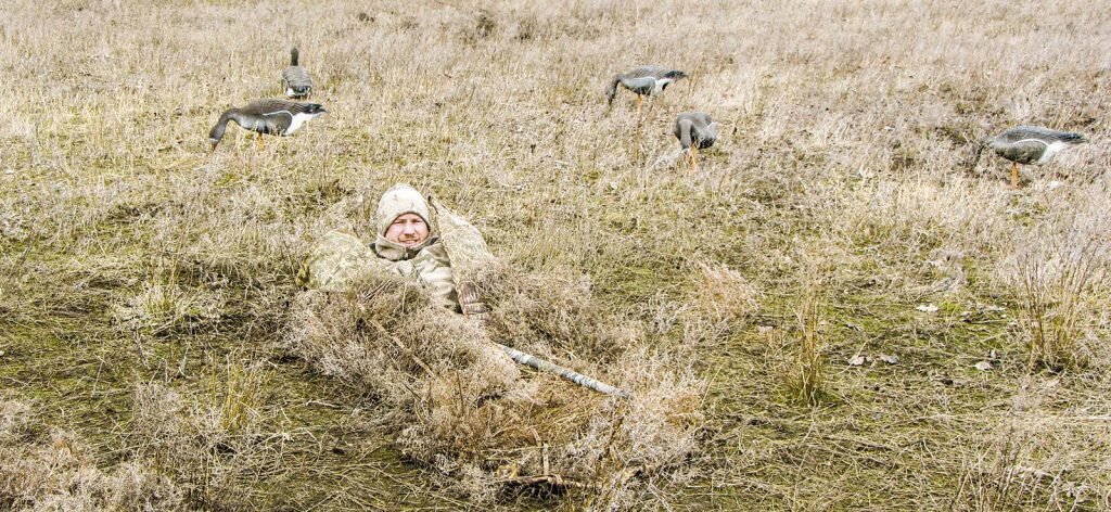 Охотник в лежачем скрадке