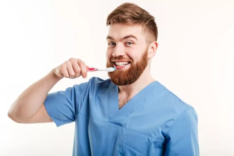  Забота о зубах может оказаться ключевым фактором в борьбе с онкологией, утверждают ученые из Университета Северной Каролины. Исследование, проведенное на 2,5 тыс.