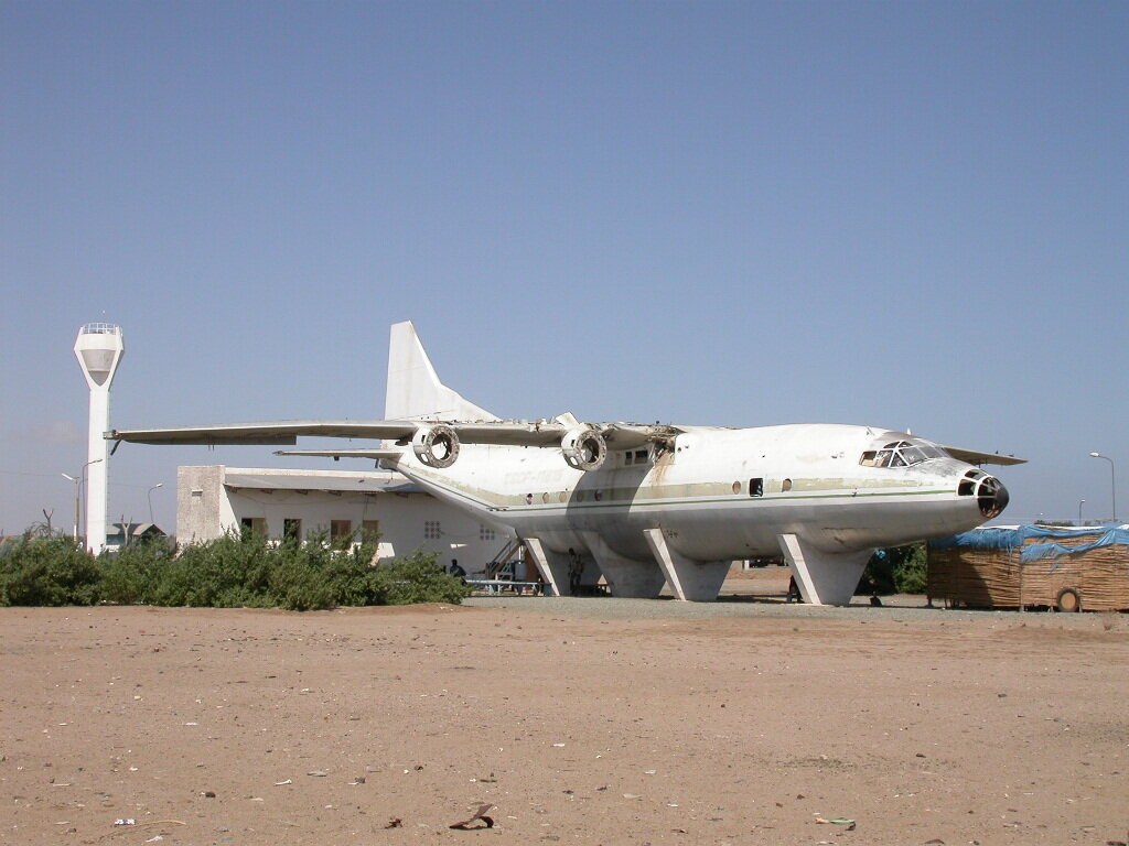 Жилой дом из самолета Ан-12 | История транспорта | Дзен