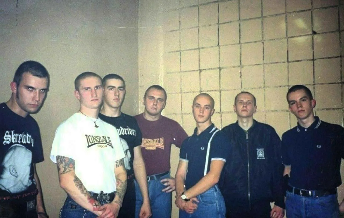 На фото: московские скинхеды