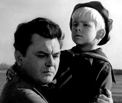 Сергей Бондарчук и Боря Бархатов в фильме "Серёжа"