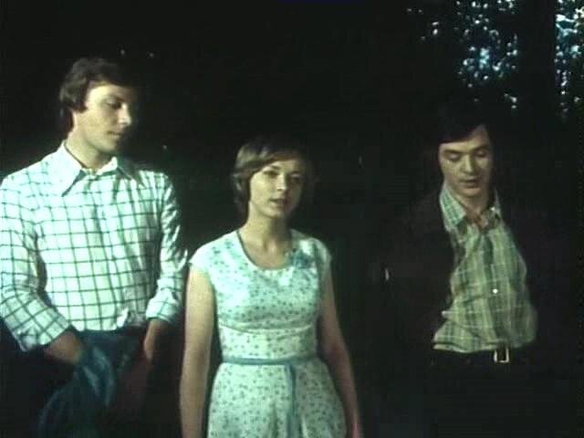 кадр из фильма "Прошлогодняя кадриль"