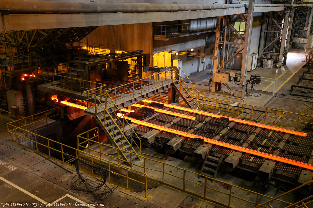 мартеновская печь нтмк. завод электросталь в электростали. выкса экскурсия на металлургический завод. кировский завод прокатный цех. мартеновская печь ммк.