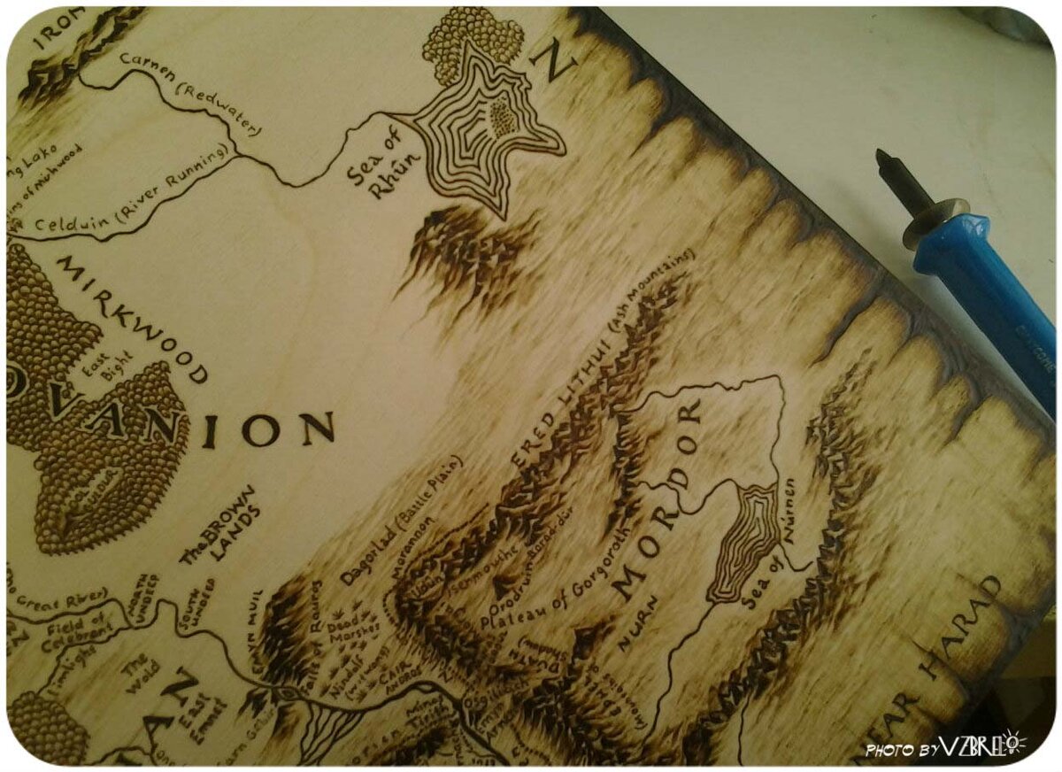 карта для выжигания по дереву. Warcraft для выжигания по дереву. карта мира для выжигания по дереву. белые горы средиземье карта. гравировка на дереве.