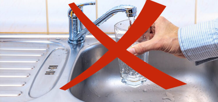      ни в коем случае не пейте воду из под крана, это может быть опасно для здоровья: