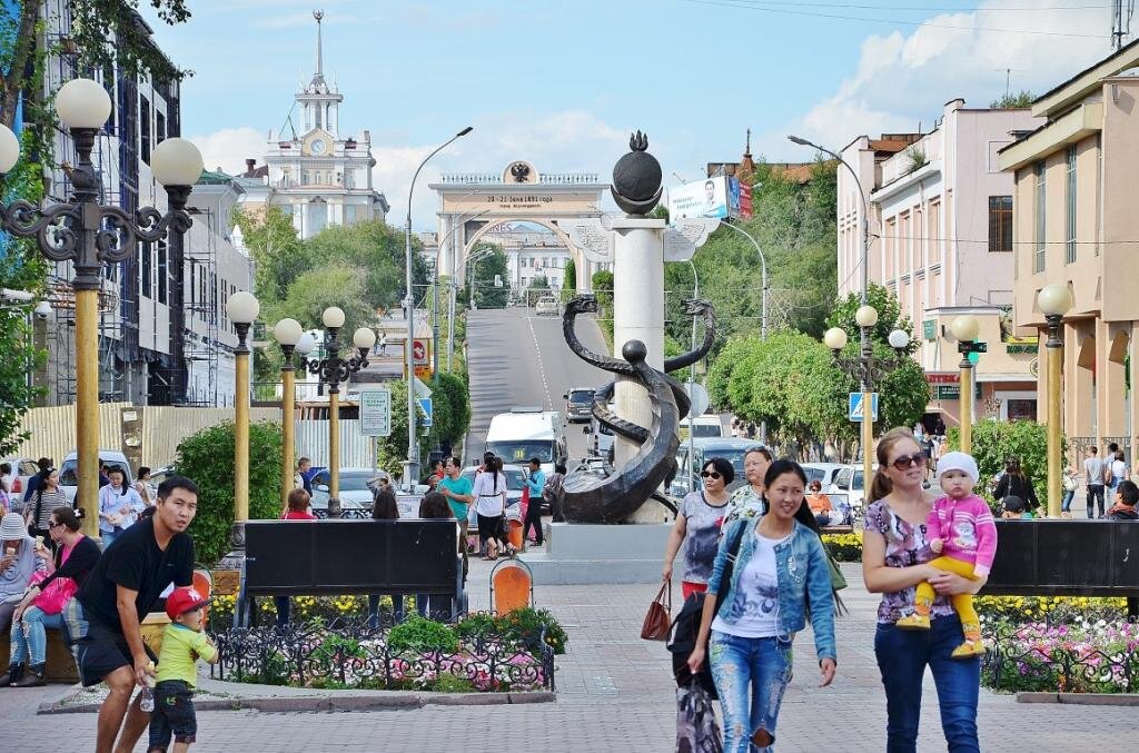 День города улан удэ какого числа. Столица Бурятии Улан-Удэ. Бурятский Арбат Улан-Удэ. Современный Улан-Удэ. Столица Бурятии Улан-Удэ жители