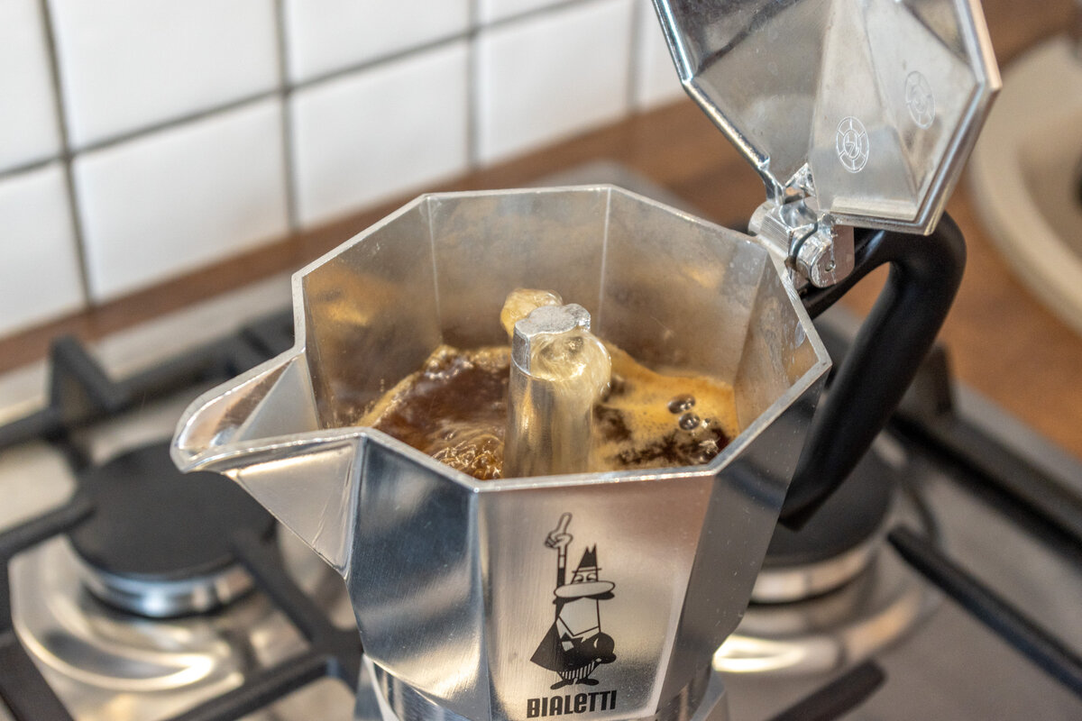  Мой рассказ про кофеварку Bialetti Moka Express посвящен любителям ароматного крепкого кофе.-2