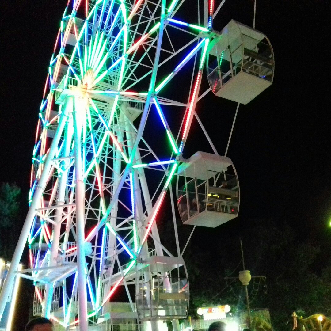 Парк аттракционов