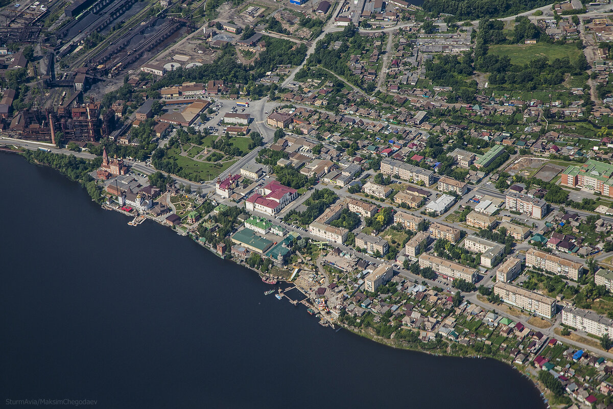 1700 метров. 1700 метров. конье италия высота над уровнем. карагайский карьер сатка. небоскреб небесная миля япония.