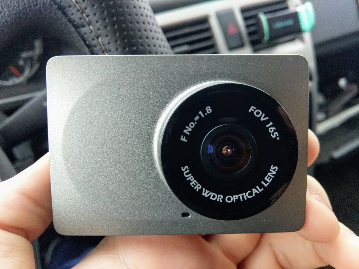 Видеорегистратор yi smart dash. Видеорегистратор Xiaomi yi комплект. Yi Smart Dash cam. Крепление Dash cam на магните артикул 010-12530-00.