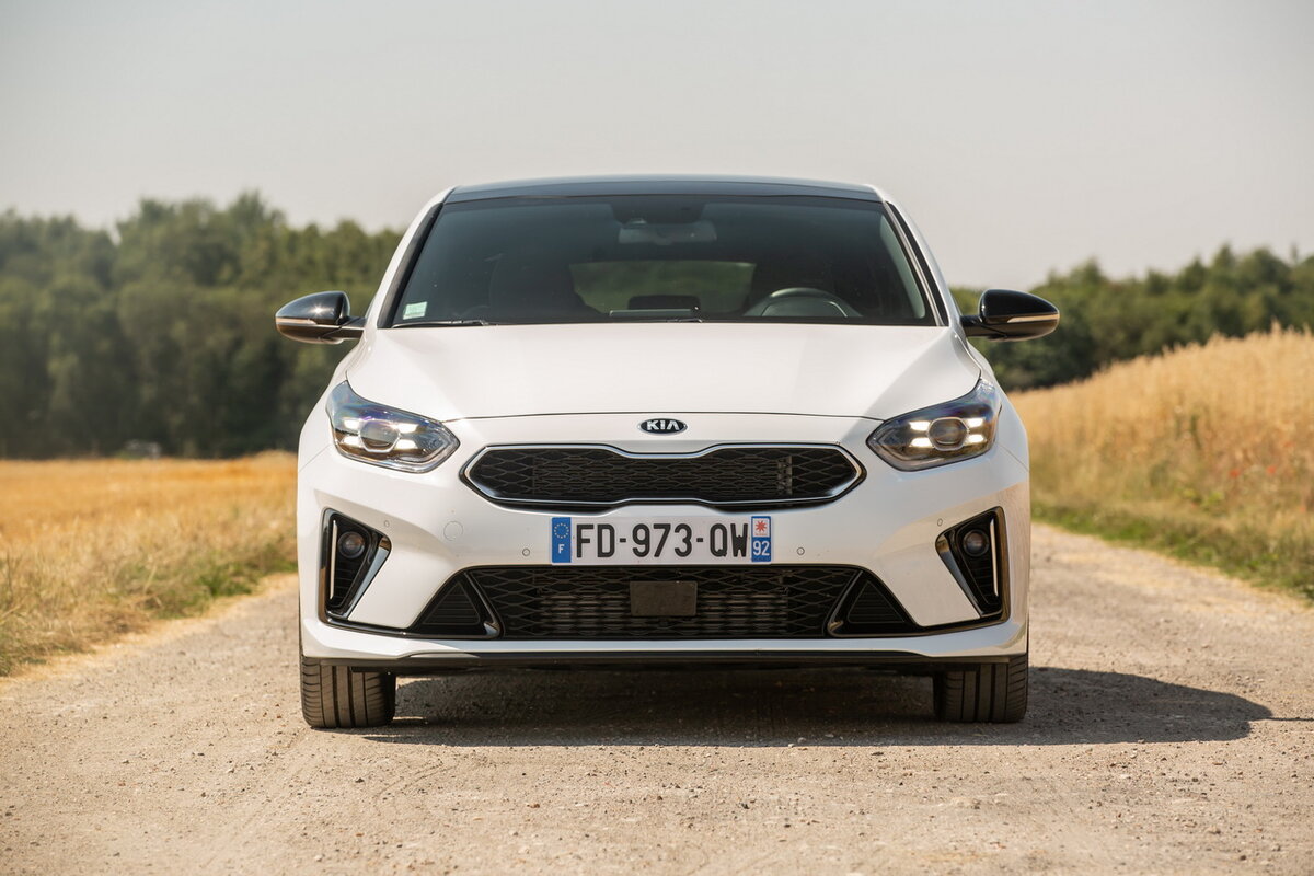 Новый Kia ProCeed 2020 модельного года – не что иное, как универсал, выполненный в спортивном стиле.-2