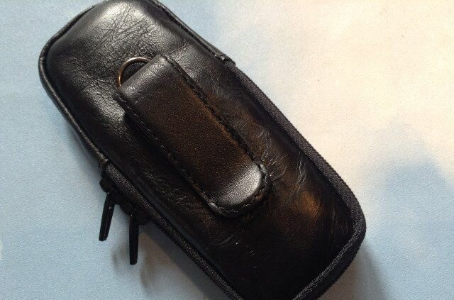 Очаровательный чехол с замочками