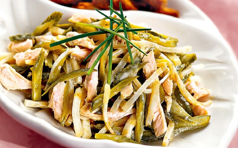 Салат из курицы с сельдереем