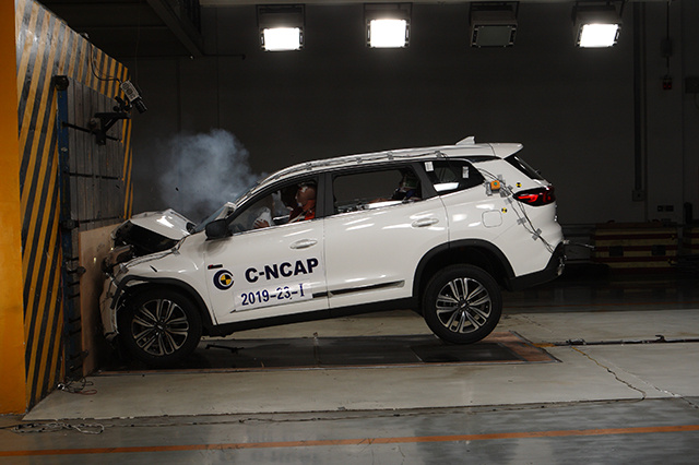 Краш-тест C-NCAP для Tiggo 8. Фото: chinamobil.ru