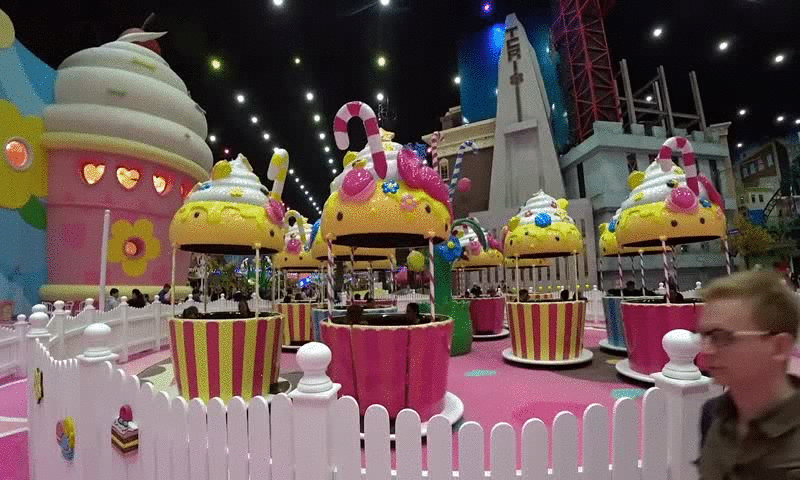 Аттракцион "Сладкая карусель" в парке Остров мечты