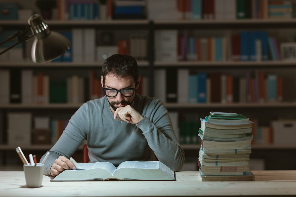 источник - https://zen.yandex.ru/media/znaniyaetosila/investicii-v-sebia--luchshee-kapitalovlojenie-ili-bessmyslennaia-trata-deneg-5cc0f29a89bd7700af20b615