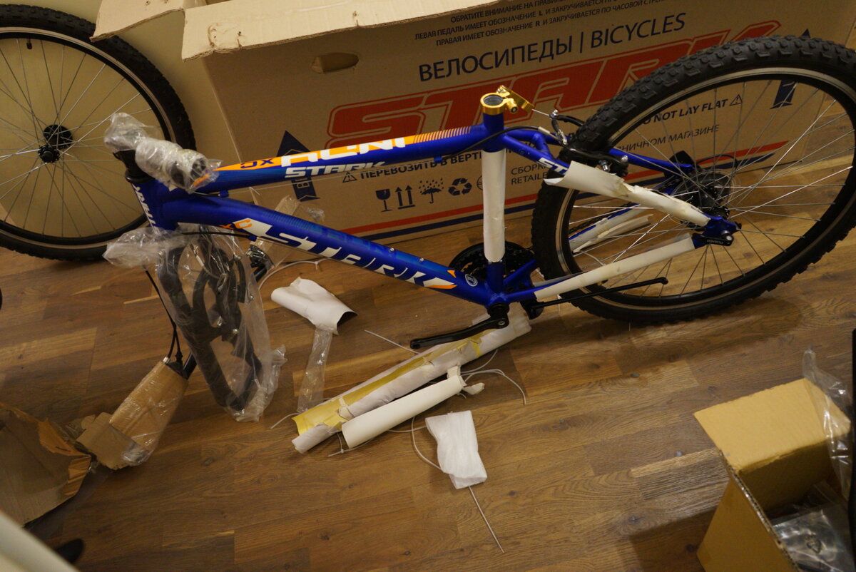 Собираем первый велик для первого клиента. Авторское фото.