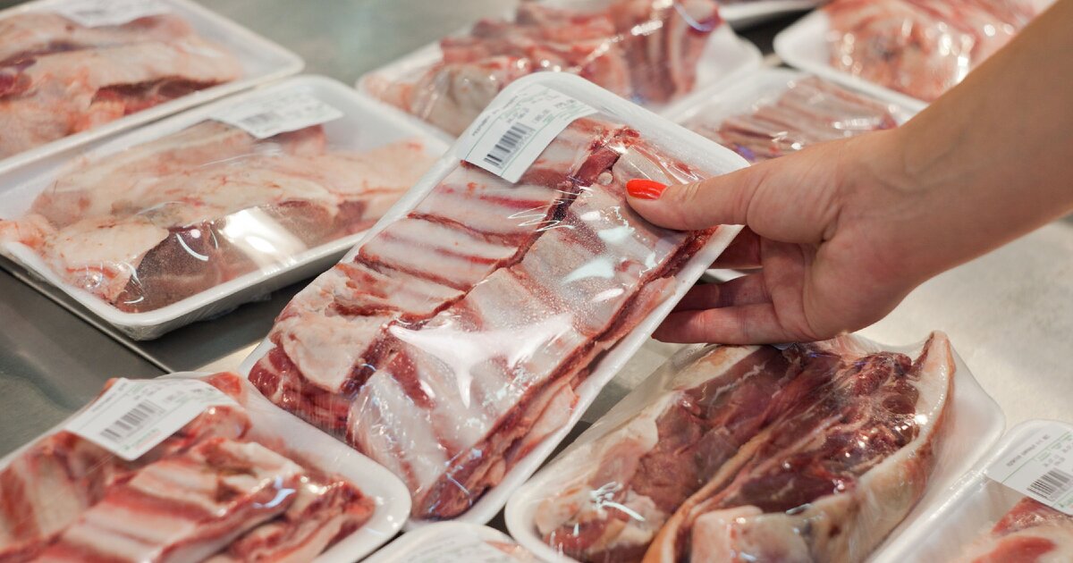 Каковы причины низкого качества мясных продуктов?