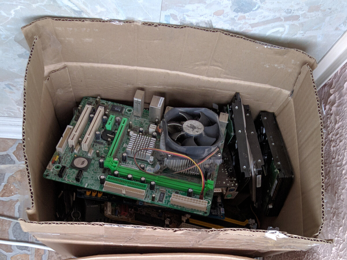 Старые компьютерные платы