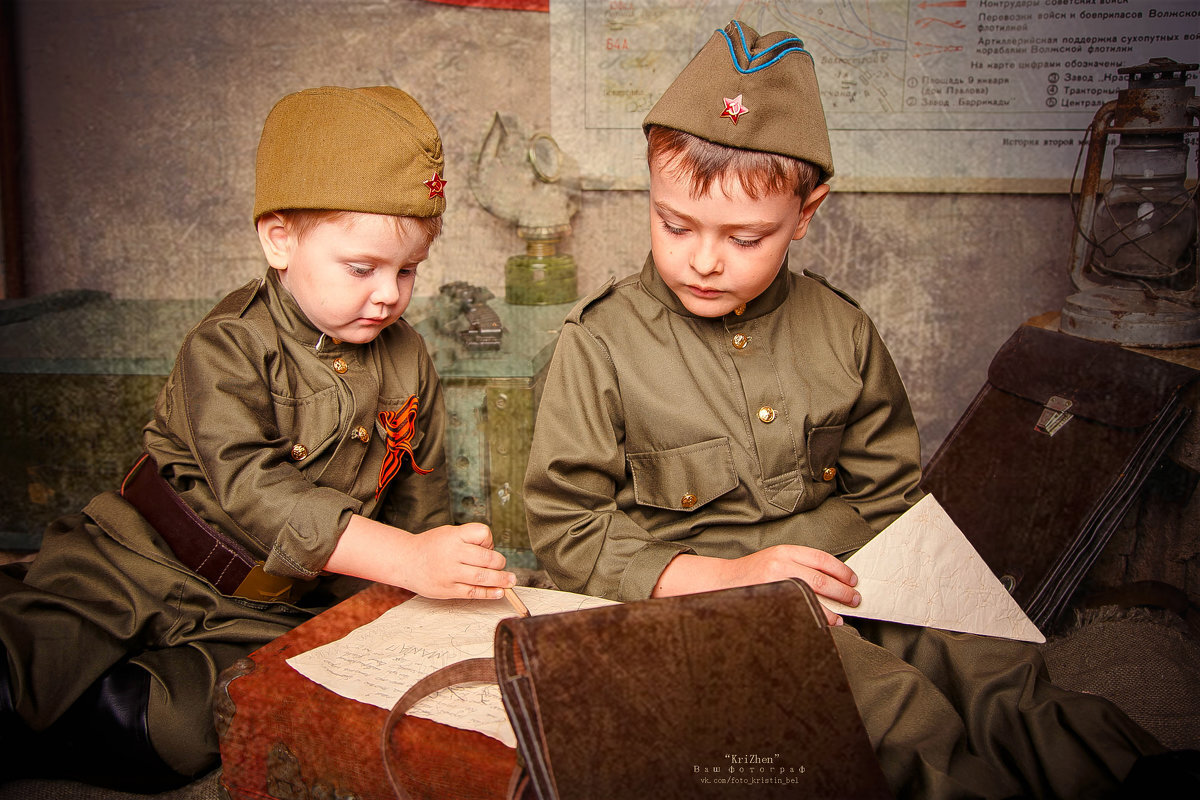 Дети в форме, с которых бесится Арбатова