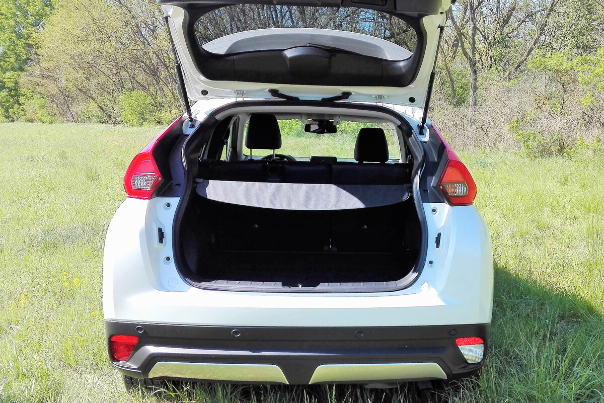 А вот в багажнике под большой задней дверью придется обойтись скромными 378 литрами. 