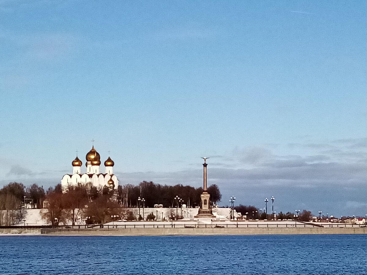 Иcторическое сердце Ярославля: первая Стрелка на Волге, или Кремлёвский  остров без Кремля | Познаём мир с Леонидом Курцевым | Дзен