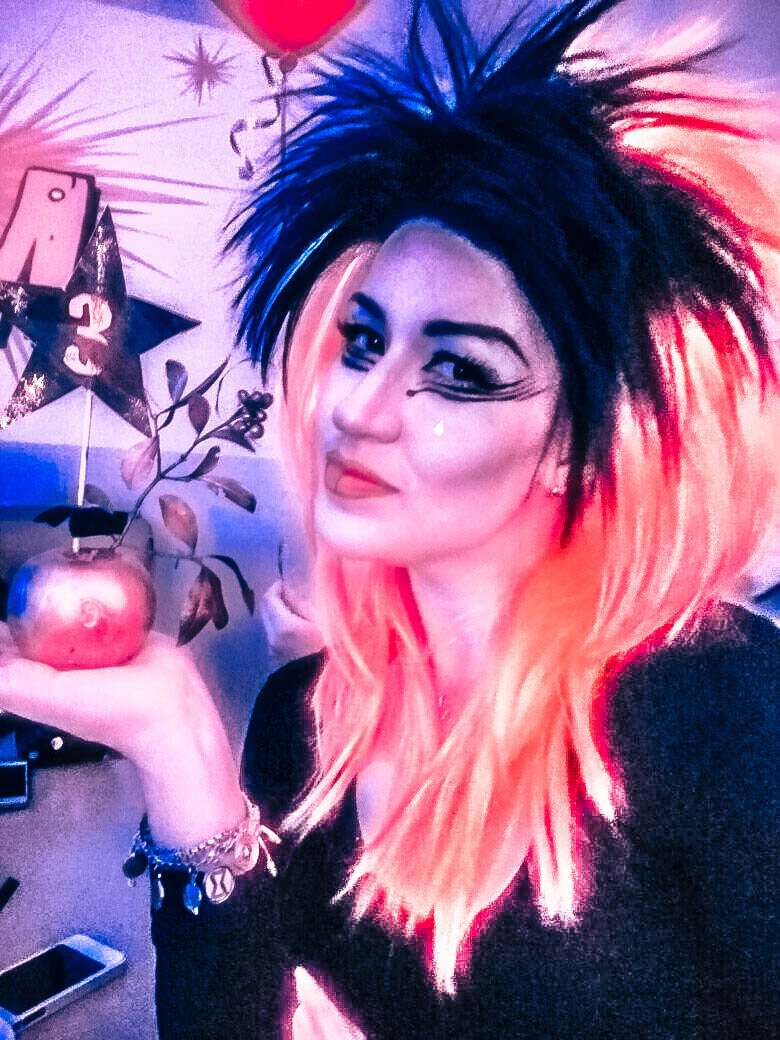 Фоточку специально подбирала "помистичнее"