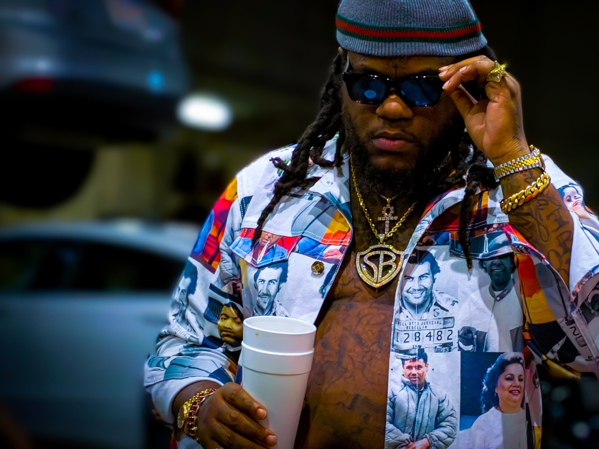 В погоне за чужой завистью нет предела потребления... 