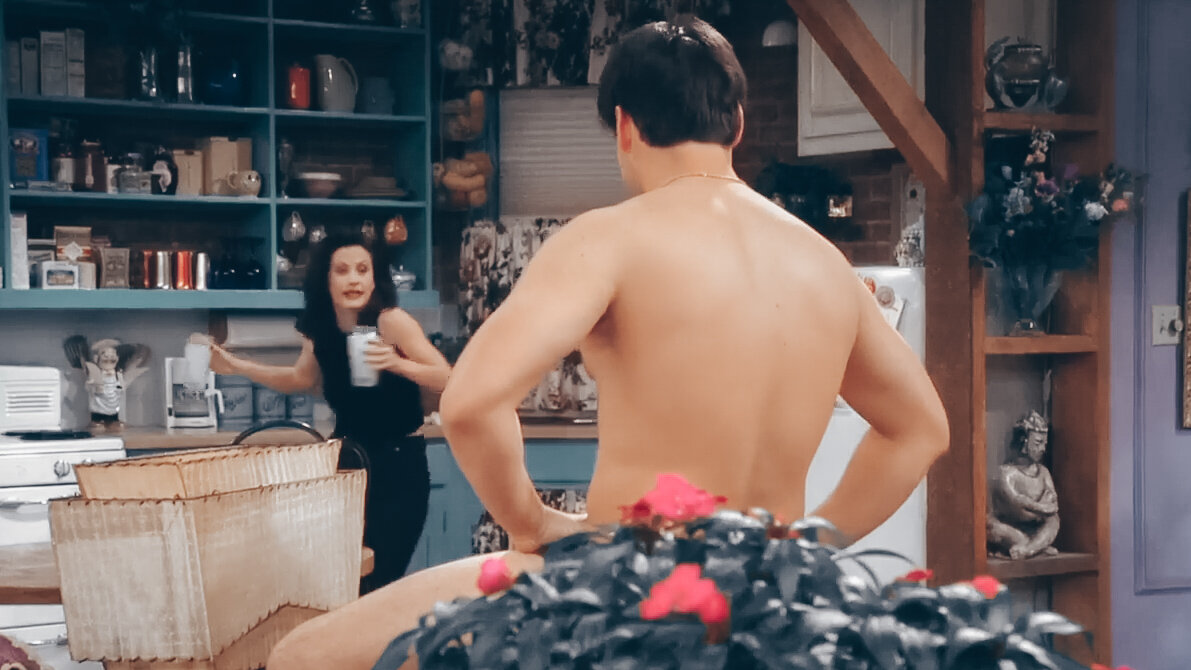 Кадр из сериала Друзья, где Джоуи голый в квартире Моники / © NBC, 1994-2004