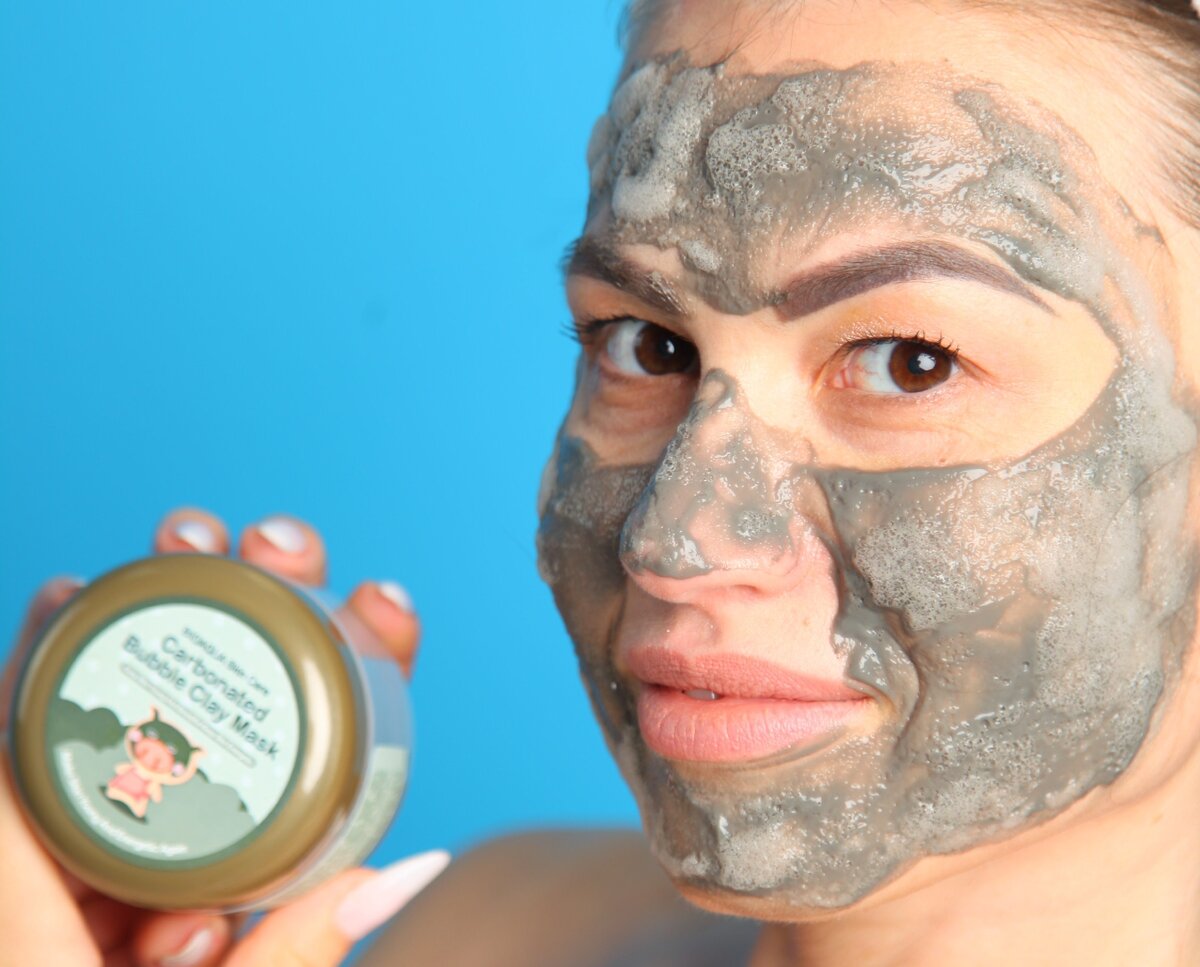 Через несколько минут маска начинает пузыриться