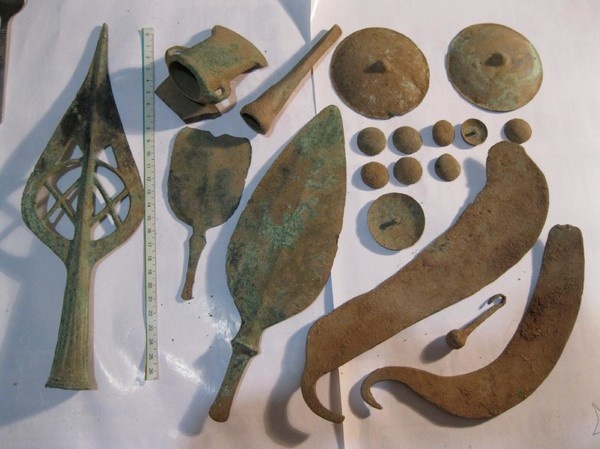 Инструменты из метеорита (фото-https://clck.ru/RHWFt) 