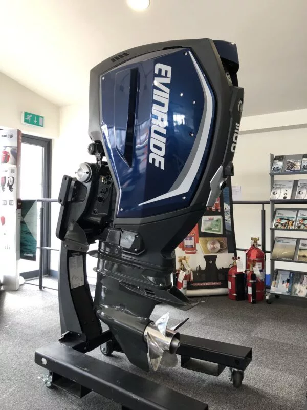  Лодочный мотор Evinrude