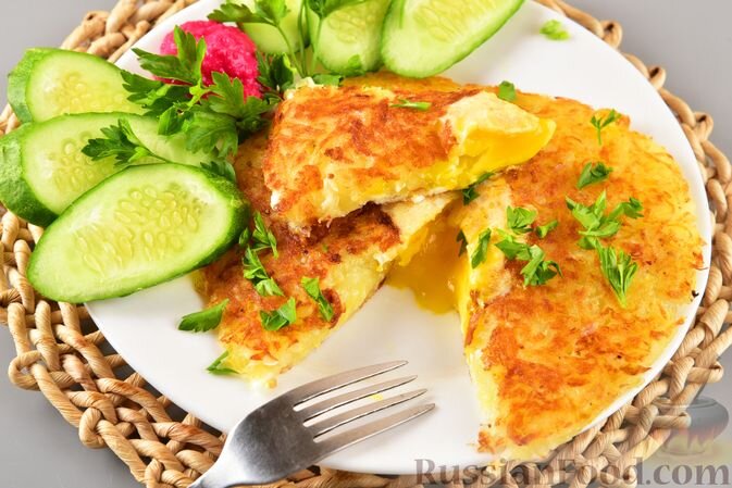 картофель, яйца, соль, перец чёрный молотый, масло растительное