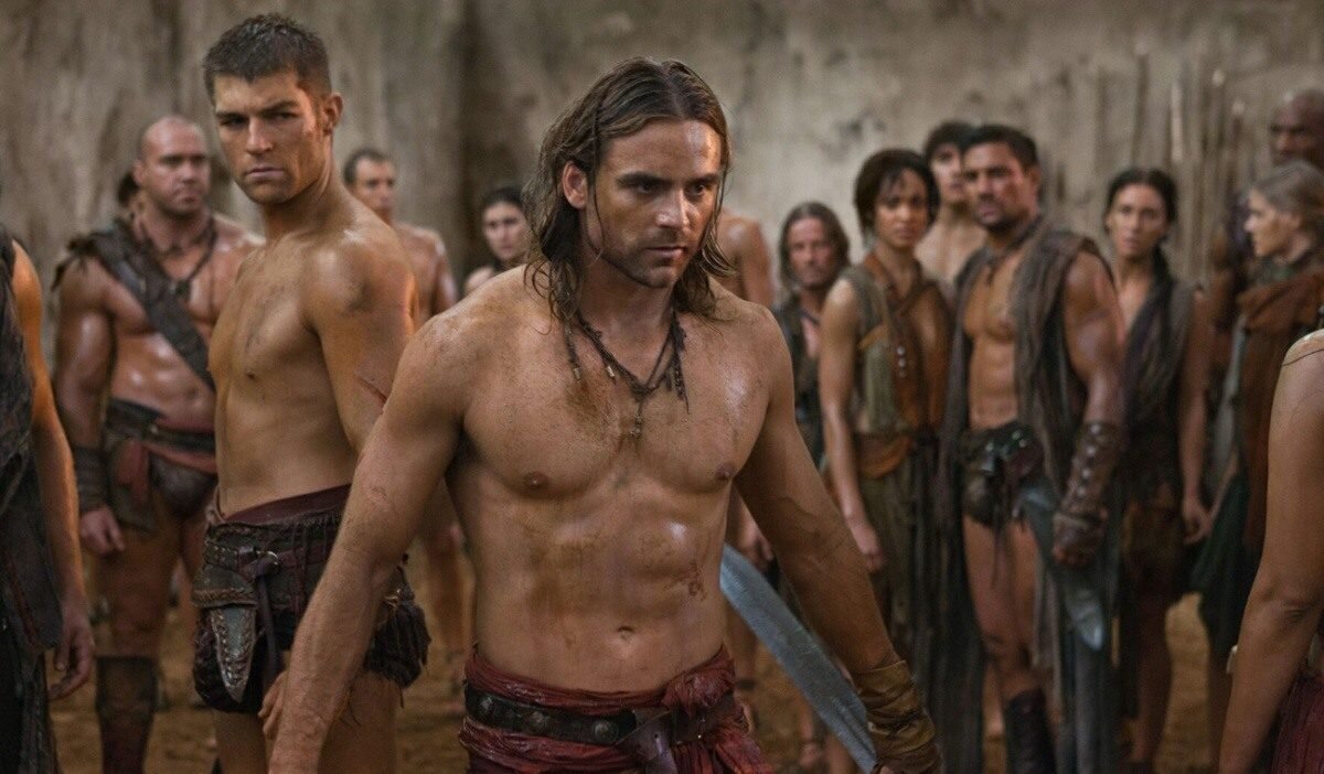 Источник: https://vkakoyserii.com/historical/spartacus-blood-and-sand