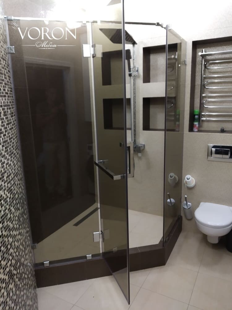 Стеклянная душевая кабина от ВОРОН ГРУПП