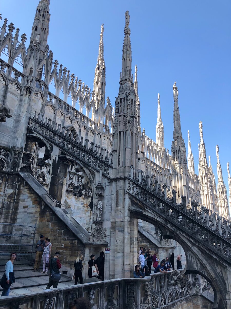 Переходы крыши собора Дуомо. Если будет возможность - поднимитесь обязательно! Фото автора.