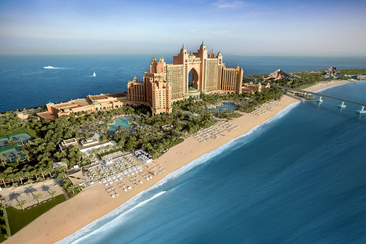Отель Atlantis, The Palm 5* – такой же легендарный, как Атлантида, в честь которой он был назван. Мы собрали самые интересные факты об этом курорте в Дубае!