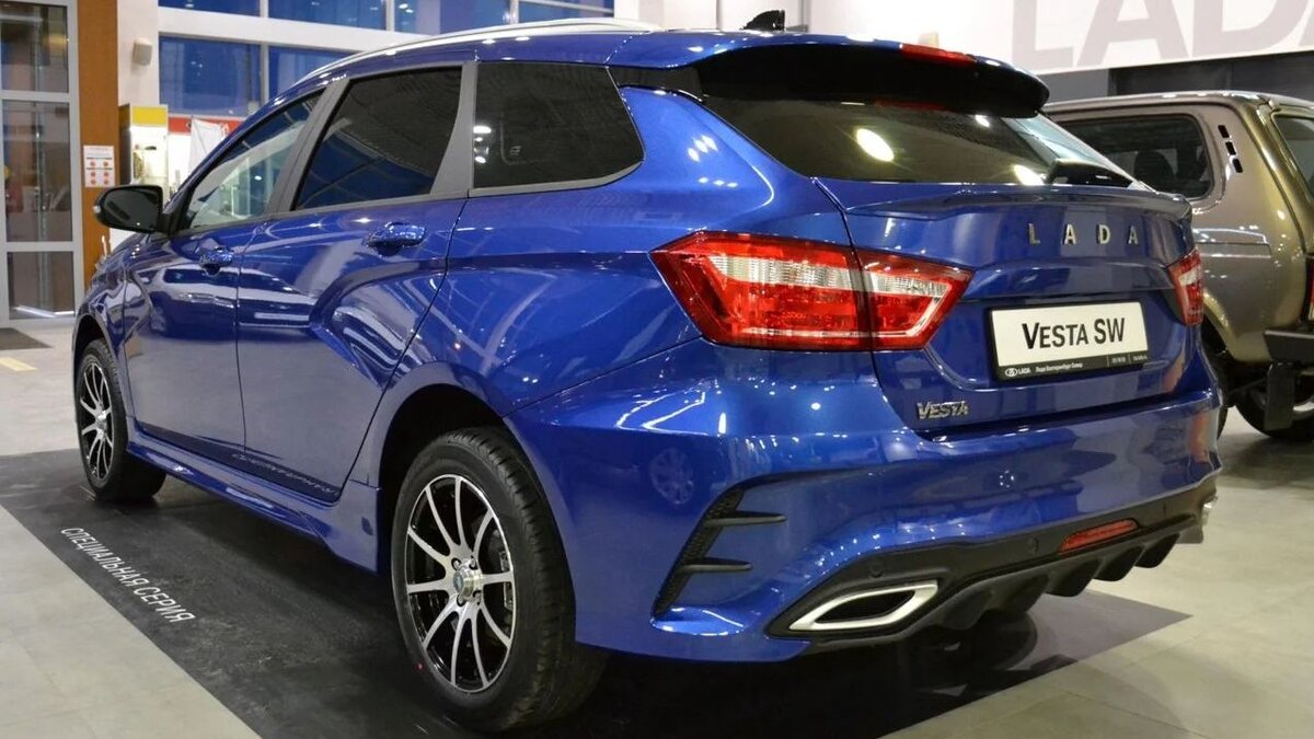 Доработанная Lada Vesta SW сзади(фото из интернета/auto.ru)