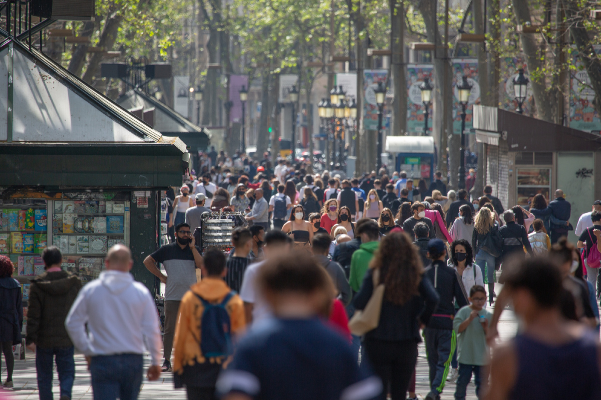 Запрет на выезд из городов приводит к невозможности сохранять социальную дистанцию на улицах, пляжах и в парках
