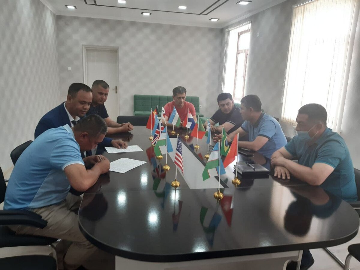 Инвесторлар билан учрашув жараёнидан лавҳалар