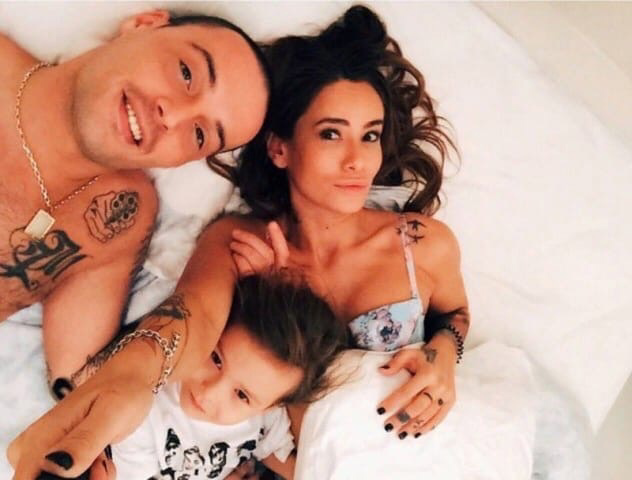 Айза и Гуф с сыном