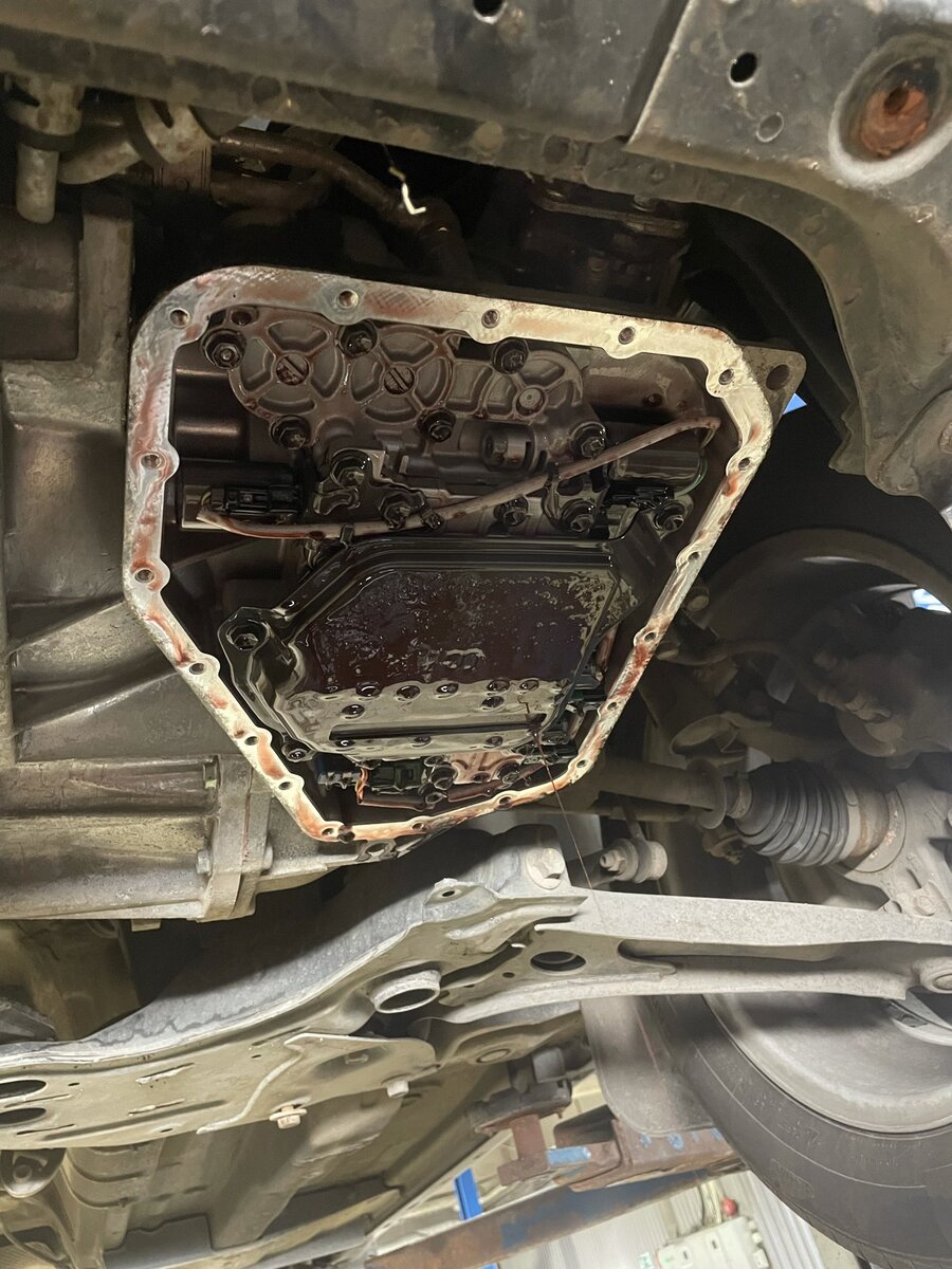 АКПП в процессе слива масла