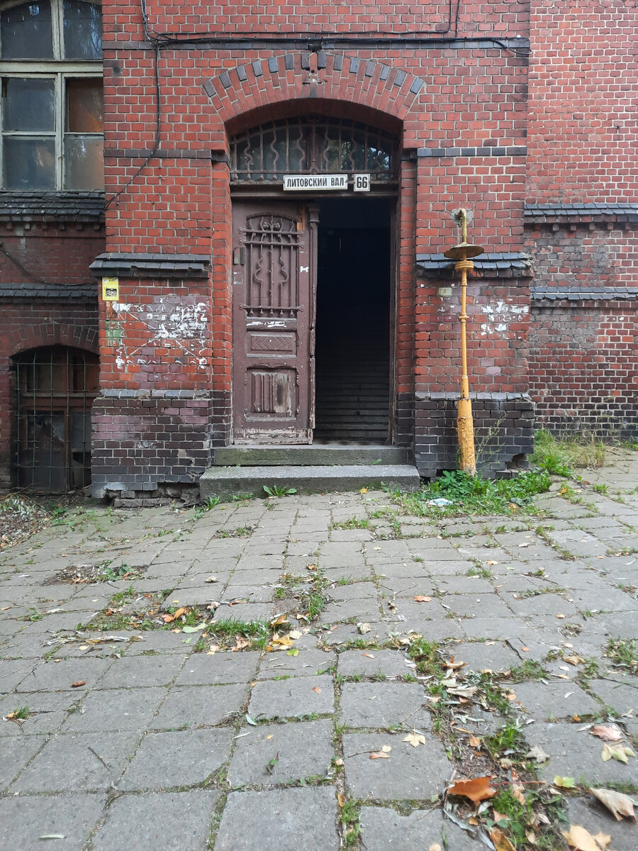 Вот он - парадный вход. 